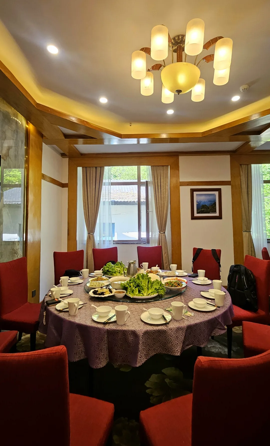 🇨🇳 Đã được ngắm hồ Thiên Trì trên núi Bạch Đầu rồi thì phải mở tiệc ăn mừng chứ!