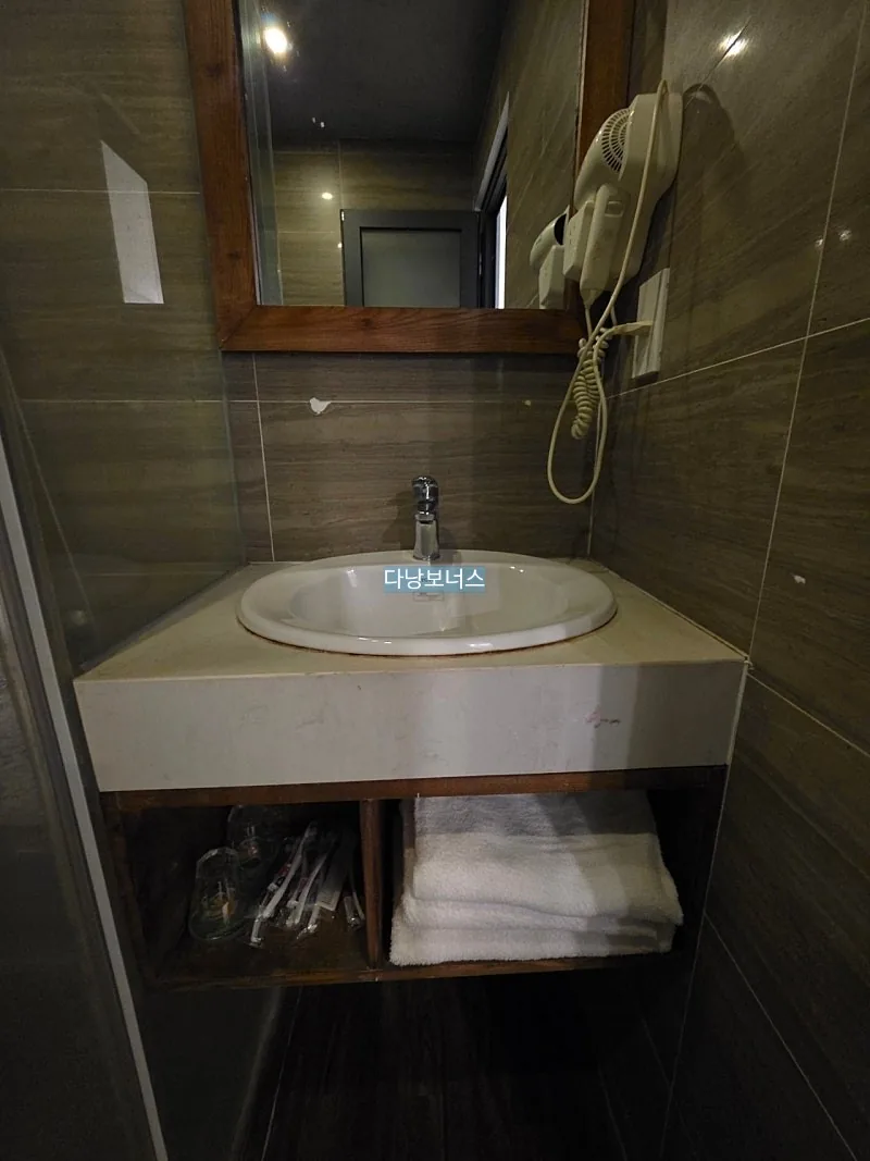 🇻🇳Trải nghiệm chỗ ở #1_SNite HOTEL&DOME Bài đánh giá chi tiết về tình trạng phòng Double Gia đình