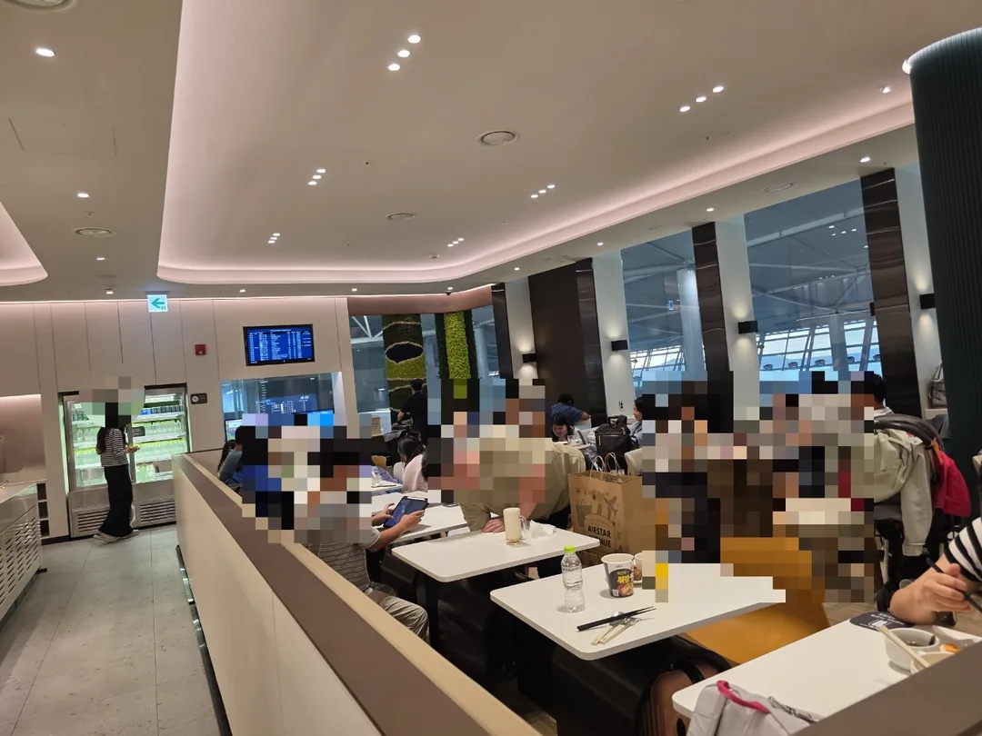 🇻🇳 Sân bay Incheon Nhà ga 1 Khu vực lên máy bay: SKY HUB LOUNGE
