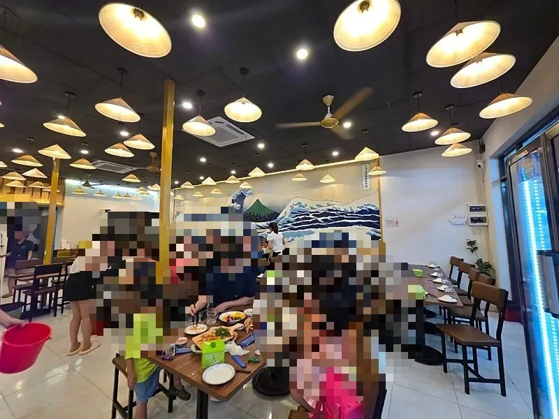 🇻🇳 Nhà hàng hải sản bãi biển Mỹ Khê, lần sau thì... chưa chắc đâu