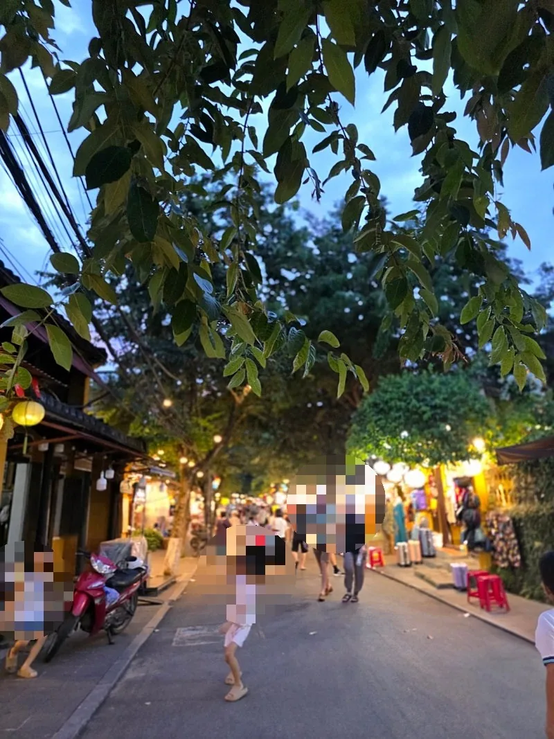 🇻🇳 Đêm phố cổ Hội An ngập tràn ánh sáng và lãng mạn