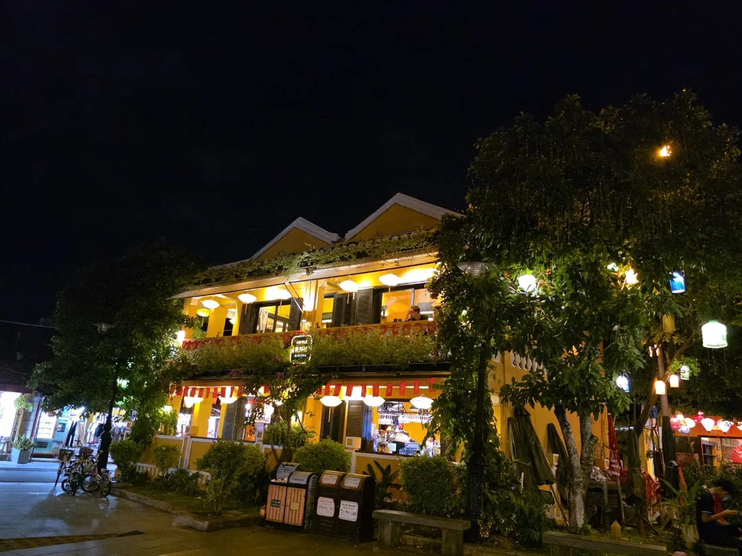 🇻🇳 Đêm phố cổ Hội An ngập tràn ánh sáng và lãng mạn