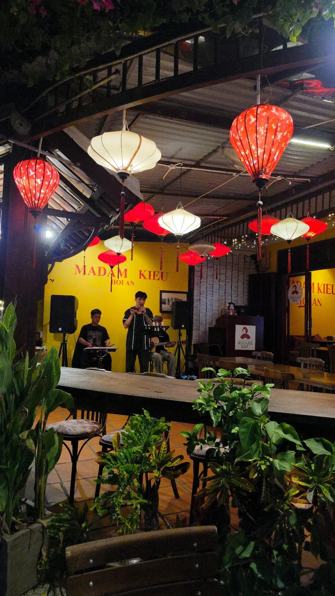 🇻🇳 Đêm phố cổ Hội An ngập tràn ánh sáng và lãng mạn