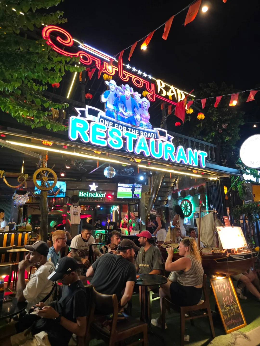 🇻🇳 Đêm phố cổ Hội An ngập tràn ánh sáng và lãng mạn