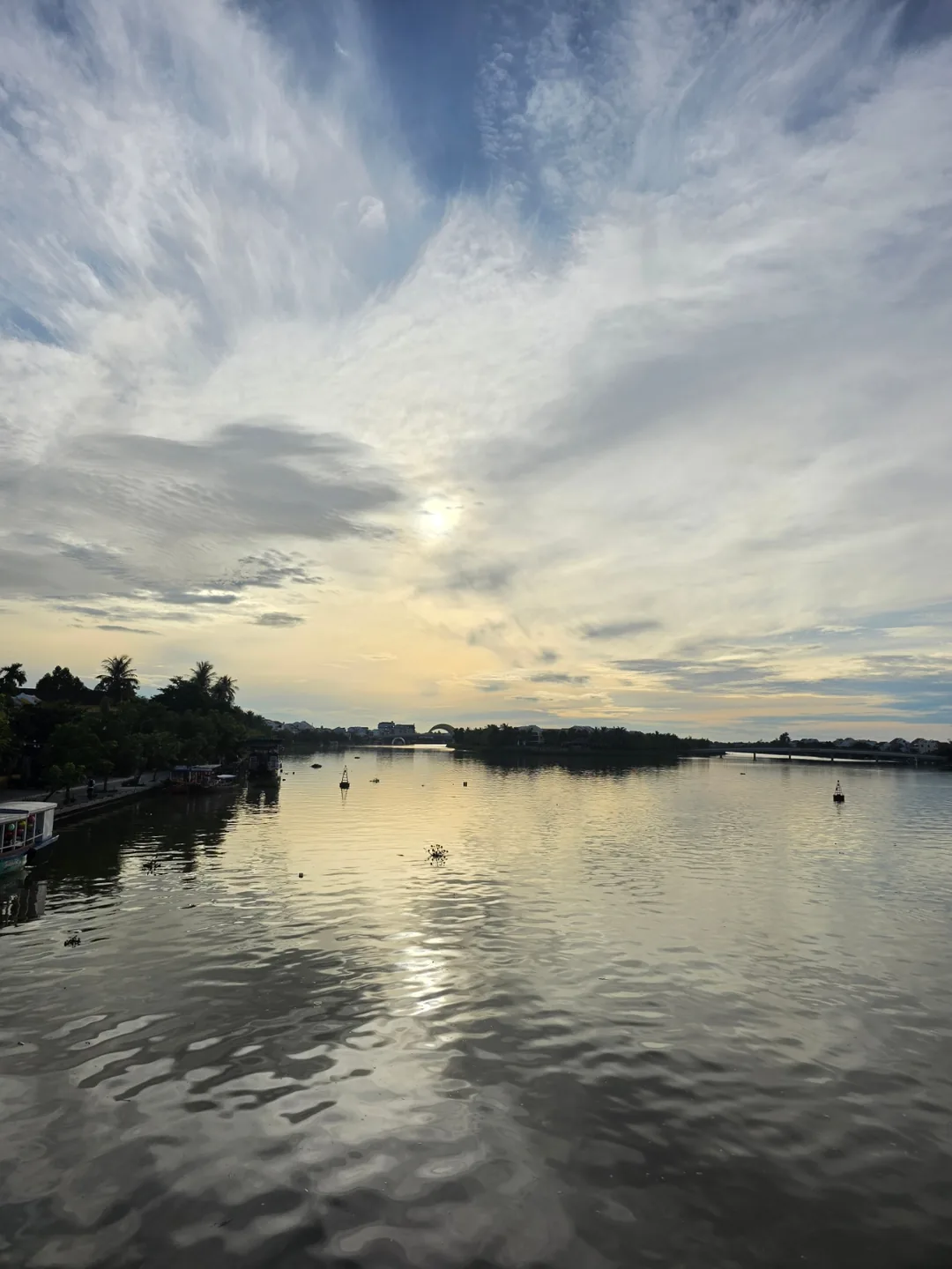 🇻🇳 Bình minh ở Hội An! Tôi... đôi khi rơi nước mắt...