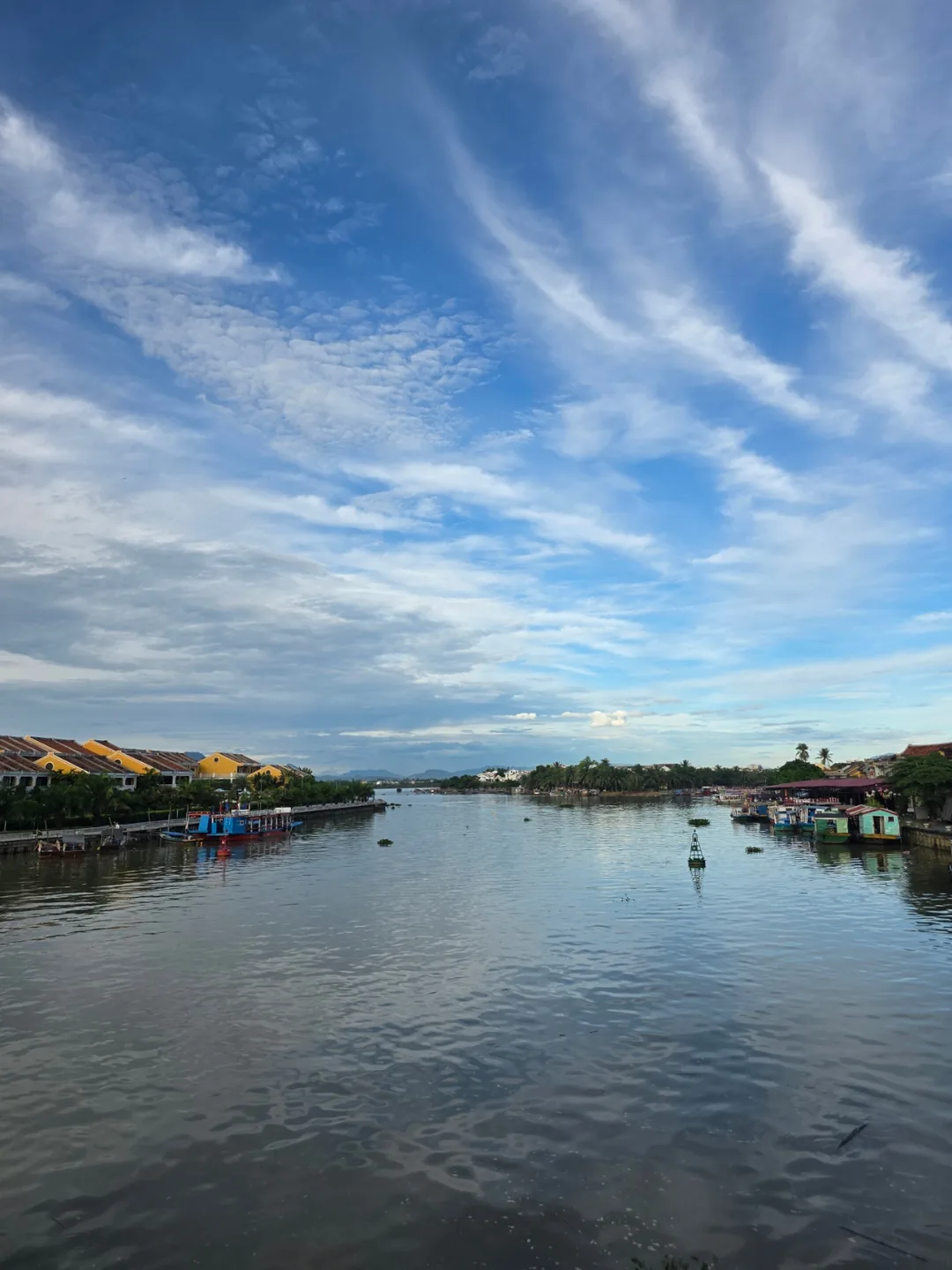 🇻🇳 Bình minh ở Hội An! Tôi... đôi khi rơi nước mắt...