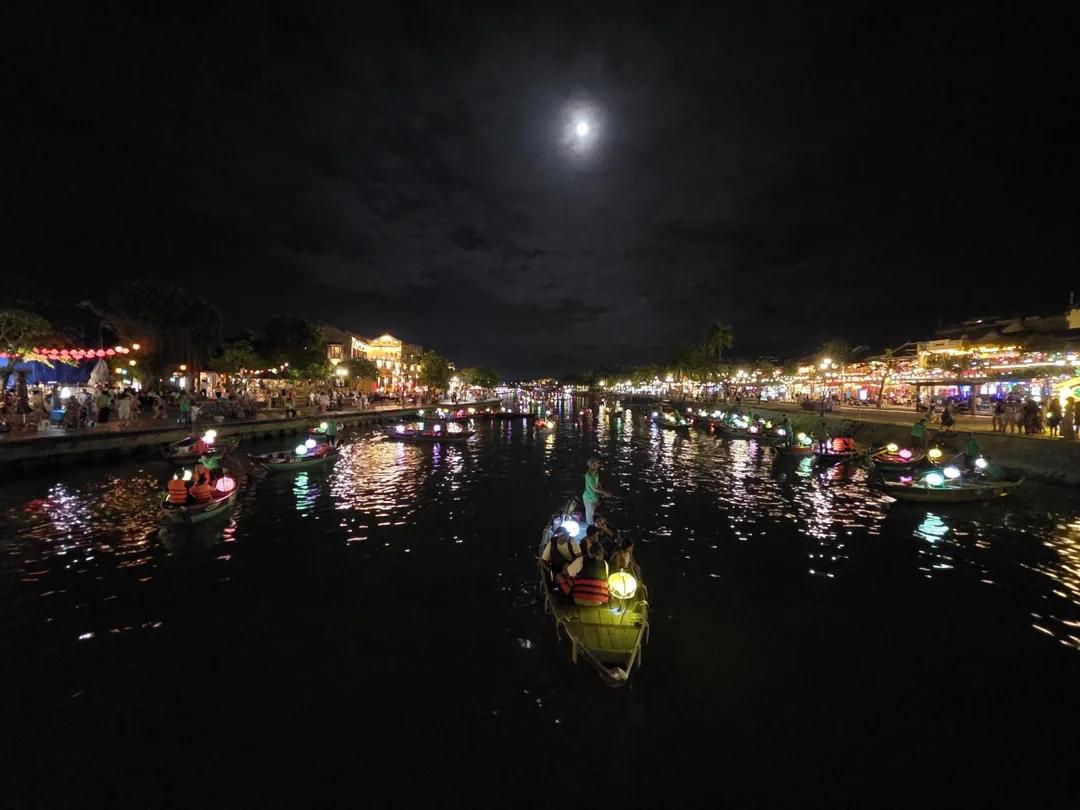 🇻🇳 Cảnh đêm sông Thu Bồn ở Hội An~ Chỉ có nỗi nhớ cứ chất chồng~ (Tuyển chọn bài hát 🎵)