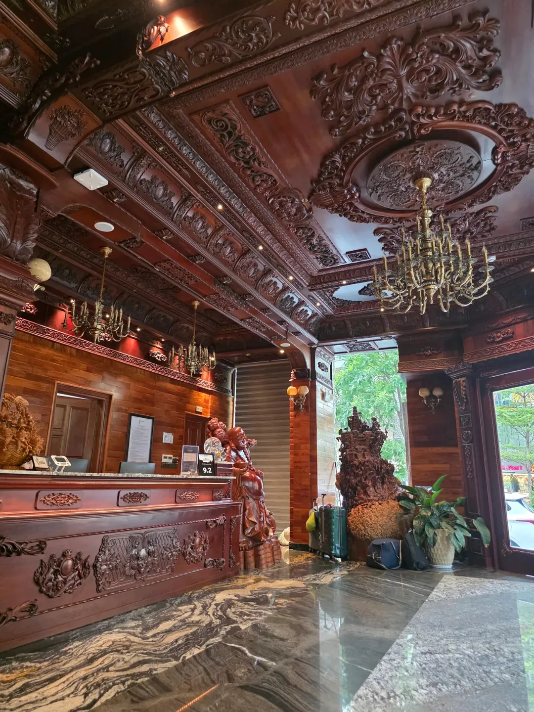 🇻🇳 Trải nghiệm chỗ ở #2_ Sảnh khách sạn Monalisa Luxury, nhận phòng