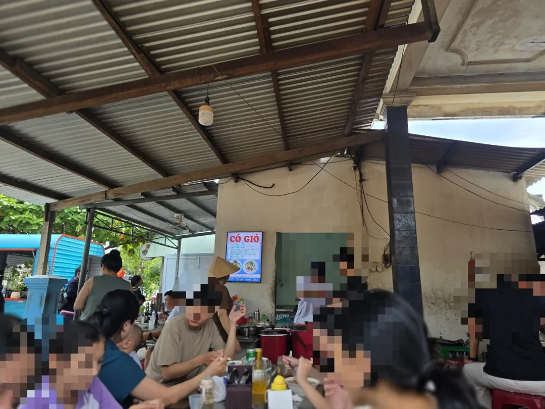 🇻🇳 Lại ghé quán cháo nghêu nổi tiếng, Cháo nghêu, xương cô Gió