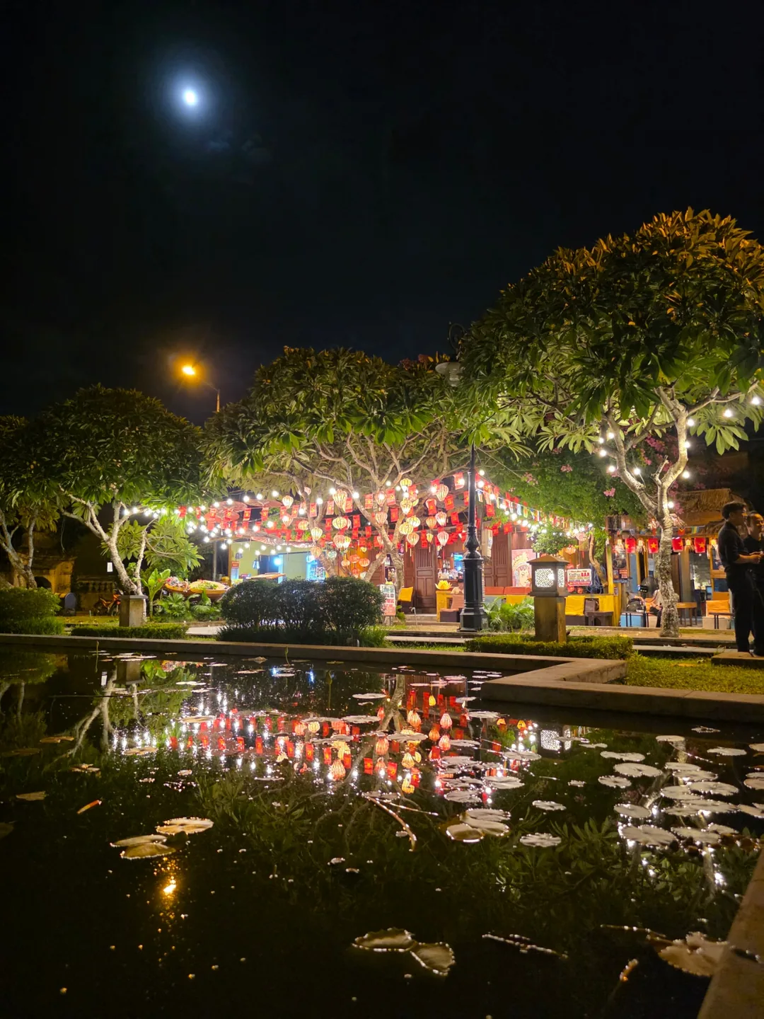 🇻🇳Cổng chùa Bà Mụ (Ba Mu Temple Gate) ở Hội An, cảnh đêm tuyệt đẹp