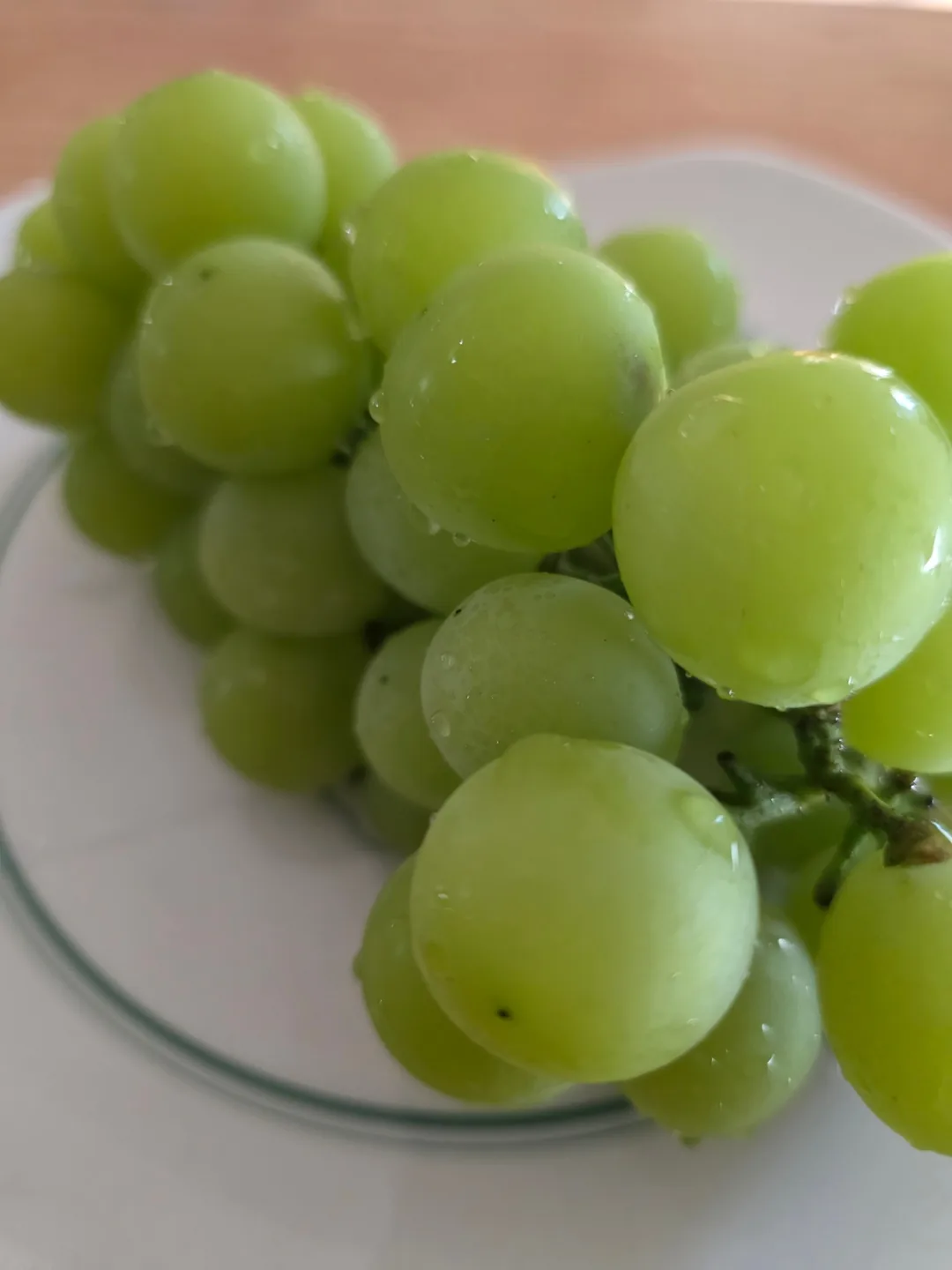 Tráng miệng là nho mẫu đơn Shine Muscat~! Ăn vậy là no nê rồi đúng không~