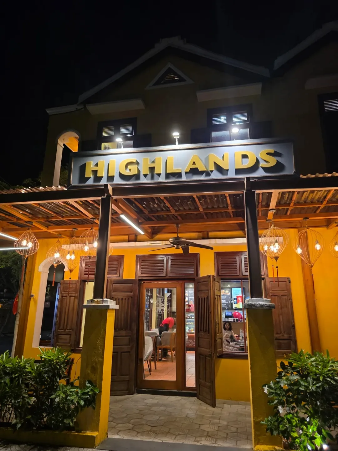 🇻🇳 Highlands Coffee Hội An, Highlands Coffee Phan Chu Trinh Hội An