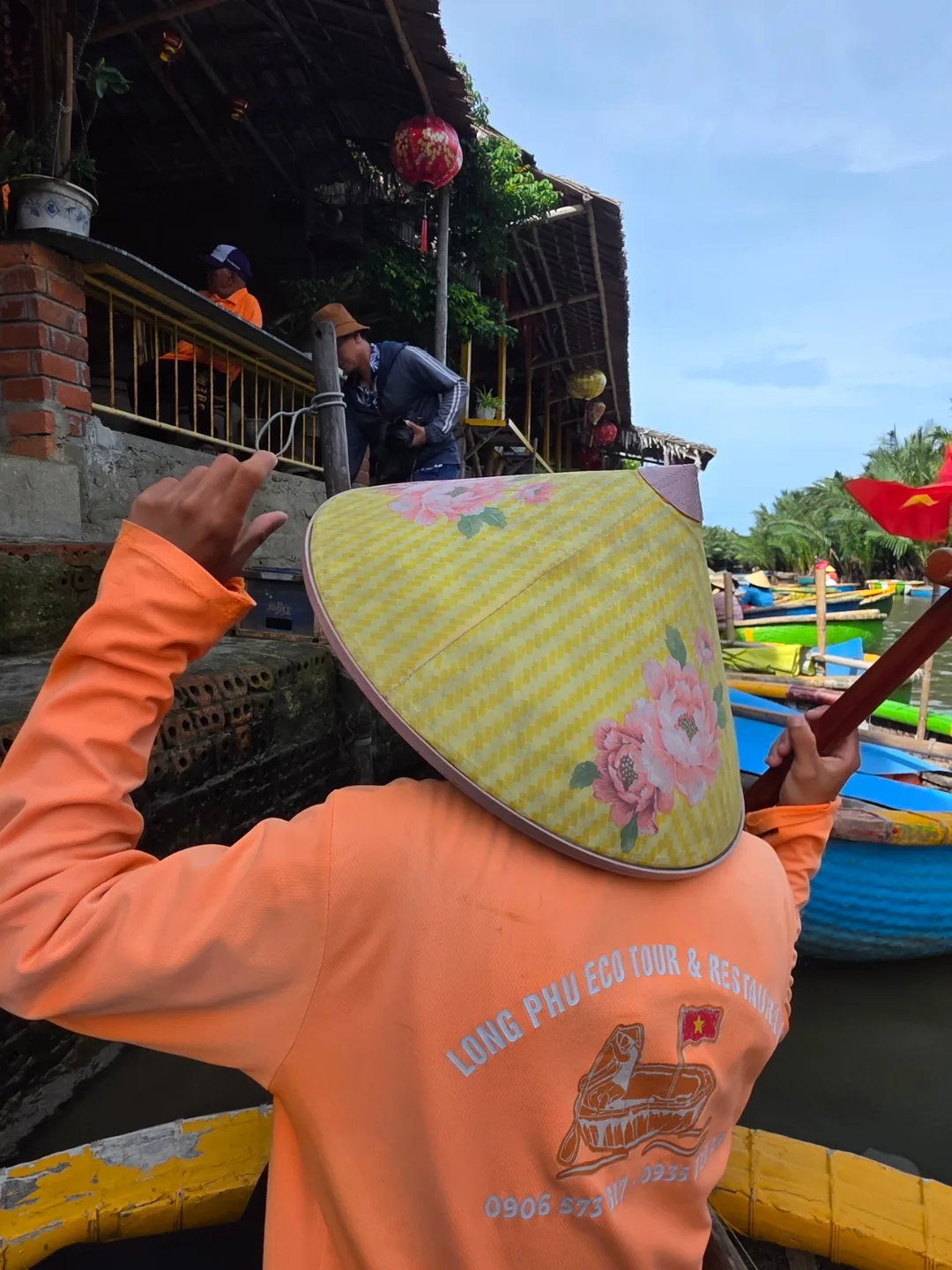 🇻🇳Ai đã từng một mình chèo thuyền thúng dừa chưa? Là tôi đây~!!🤣