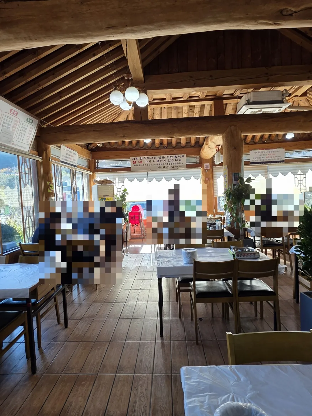 🇰🇷 Ngôi nhà mái ngói lớn ở Gangneung~ Lẩu đậu hũ Sundubu~
