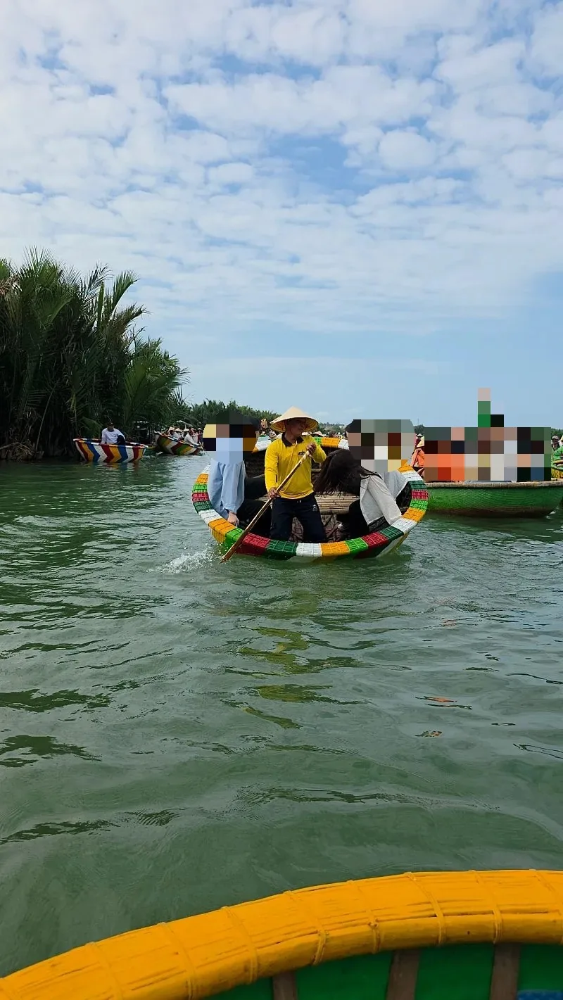 🇻🇳 Chuyến du lịch Đà Nẵng của ba mẹ con_Tour Sinh Thái Đặc Biệt Hội An_Những cô nàng cúi gằm mặt