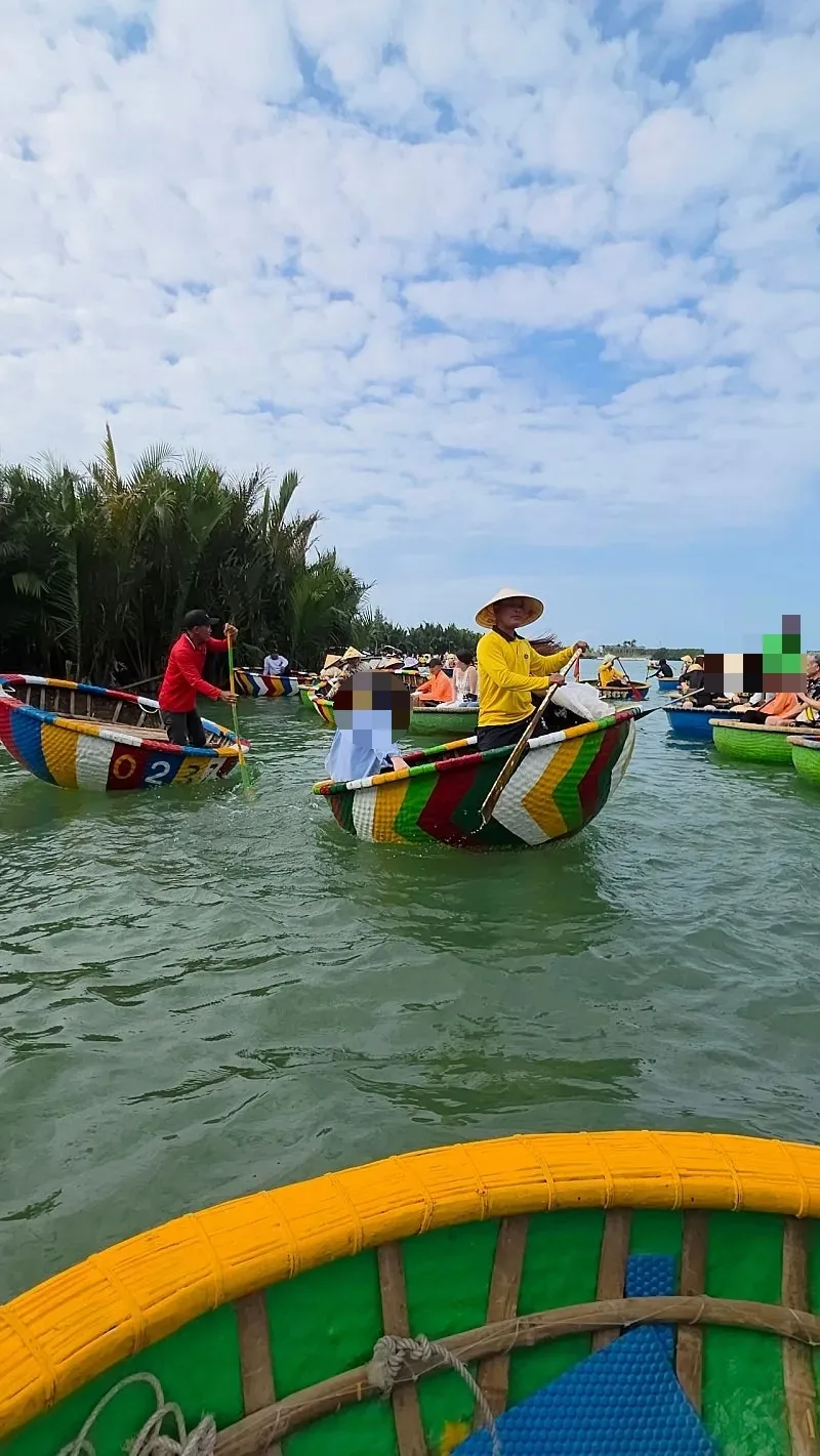 🇻🇳 Chuyến du lịch Đà Nẵng của ba mẹ con_Tour Sinh Thái Đặc Biệt Hội An_Những cô nàng cúi gằm mặt