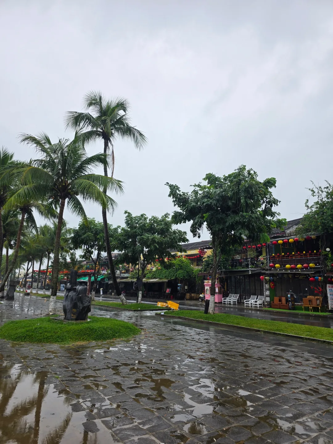 ✈️ Không thể nào cưỡng lại việc dạo bộ ở Hội An được~