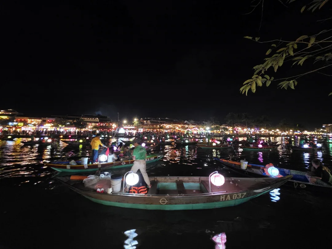 🇻🇳 Chuyến du lịch Đà Nẵng của mẹ và hai con gái_ Bùng cháy rồi🔥