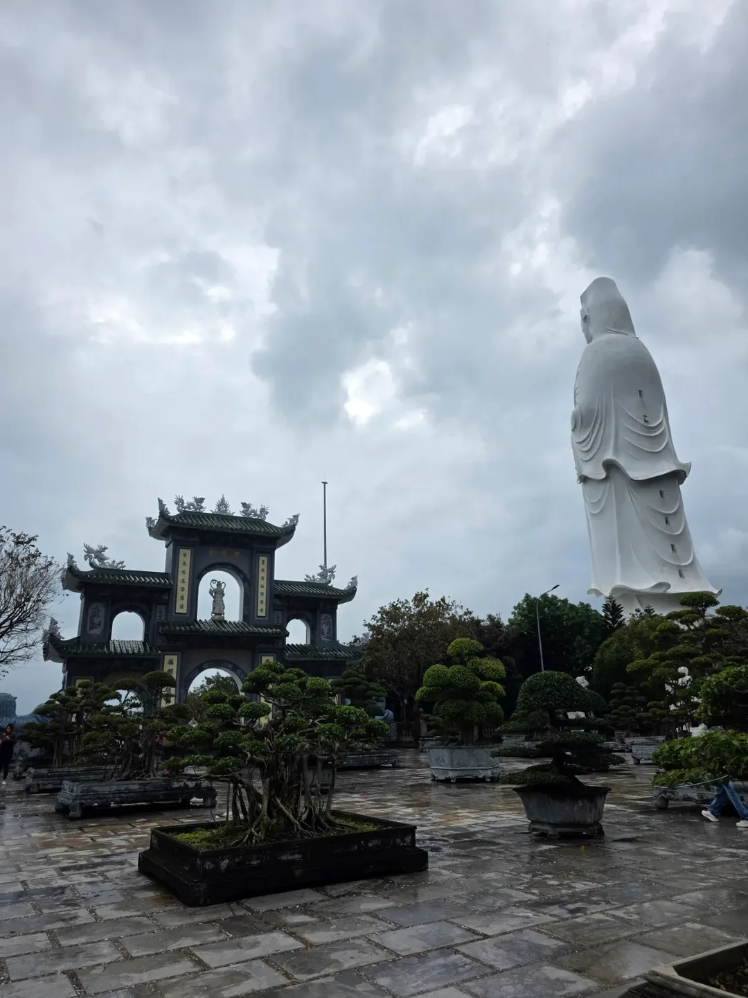 🇻🇳Chuyến du lịch Đà Nẵng của ba mẹ con_ Chùa Linh Ứng trong cơn mưa