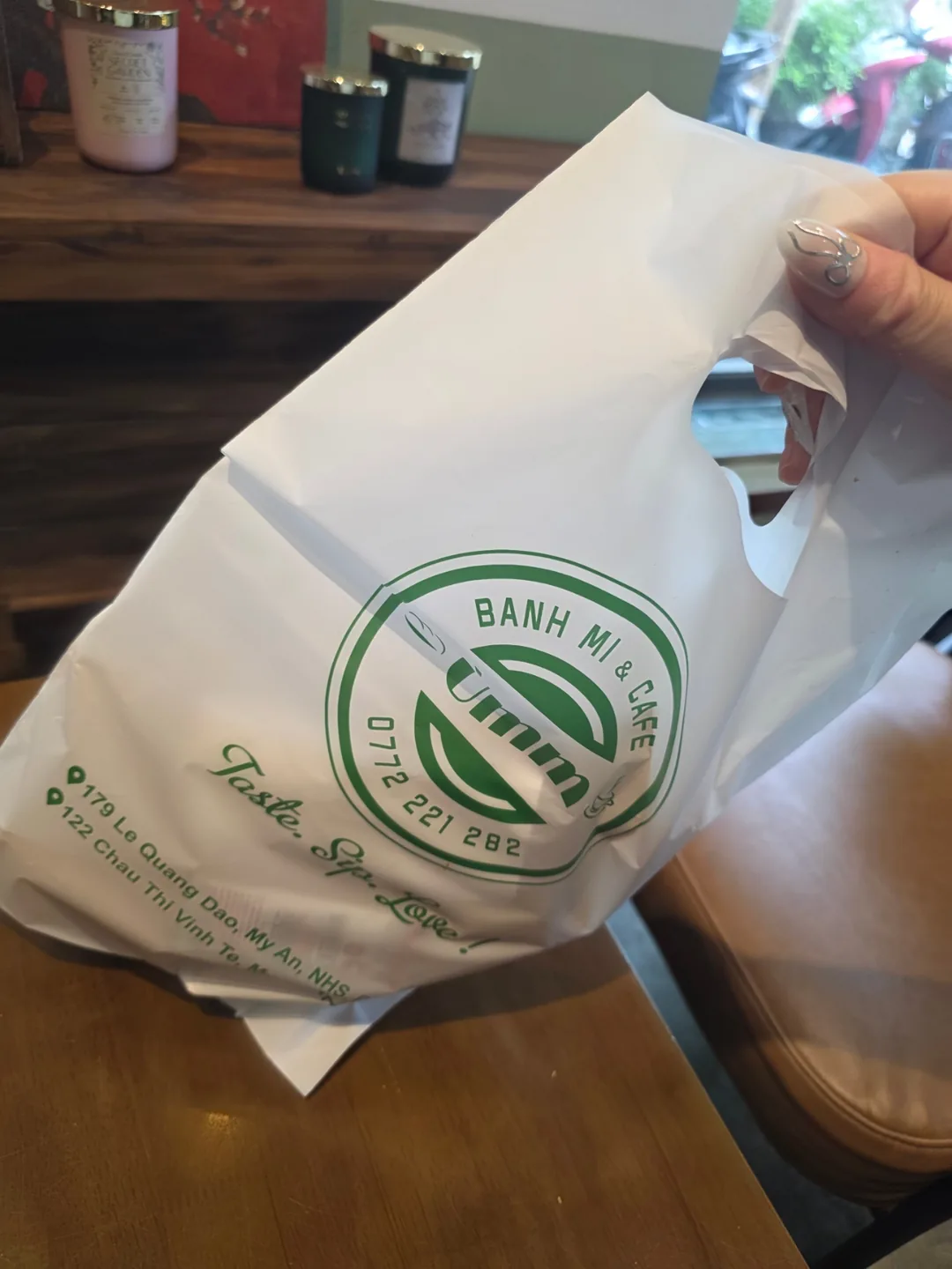 🇻🇳 Chuyến du lịch Đà Nẵng của ba mẹ con_ Quán bánh mì sạch sẽ Ùmm Banh Mi (Ùmm Banh Mi & Cafe - Chau Thi Vinh Te)