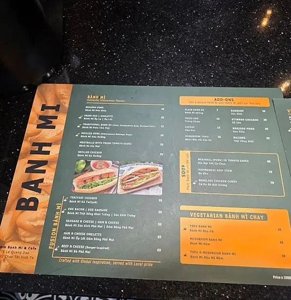 🇻🇳 Chuyến du lịch Đà Nẵng của ba mẹ con_ Quán bánh mì sạch sẽ Ùmm Banh Mi (Ùmm Banh Mi & Cafe - Chau Thi Vinh Te)
