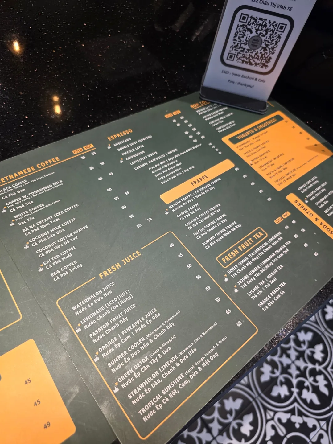 🇻🇳 Chuyến du lịch Đà Nẵng của ba mẹ con_ Quán bánh mì sạch sẽ Ùmm Banh Mi (Ùmm Banh Mi & Cafe - Chau Thi Vinh Te)
