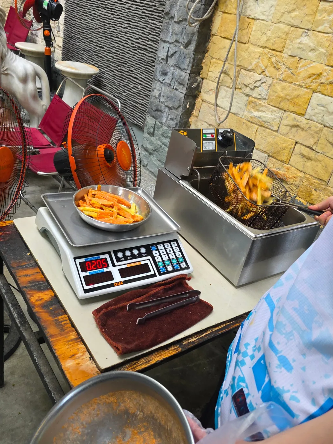 🇻🇳 Chuyến du lịch Đà Nẵng của mẹ và hai con gái_Khoai lang chiên kiểu Chuck Chip (thanh toán GLN)