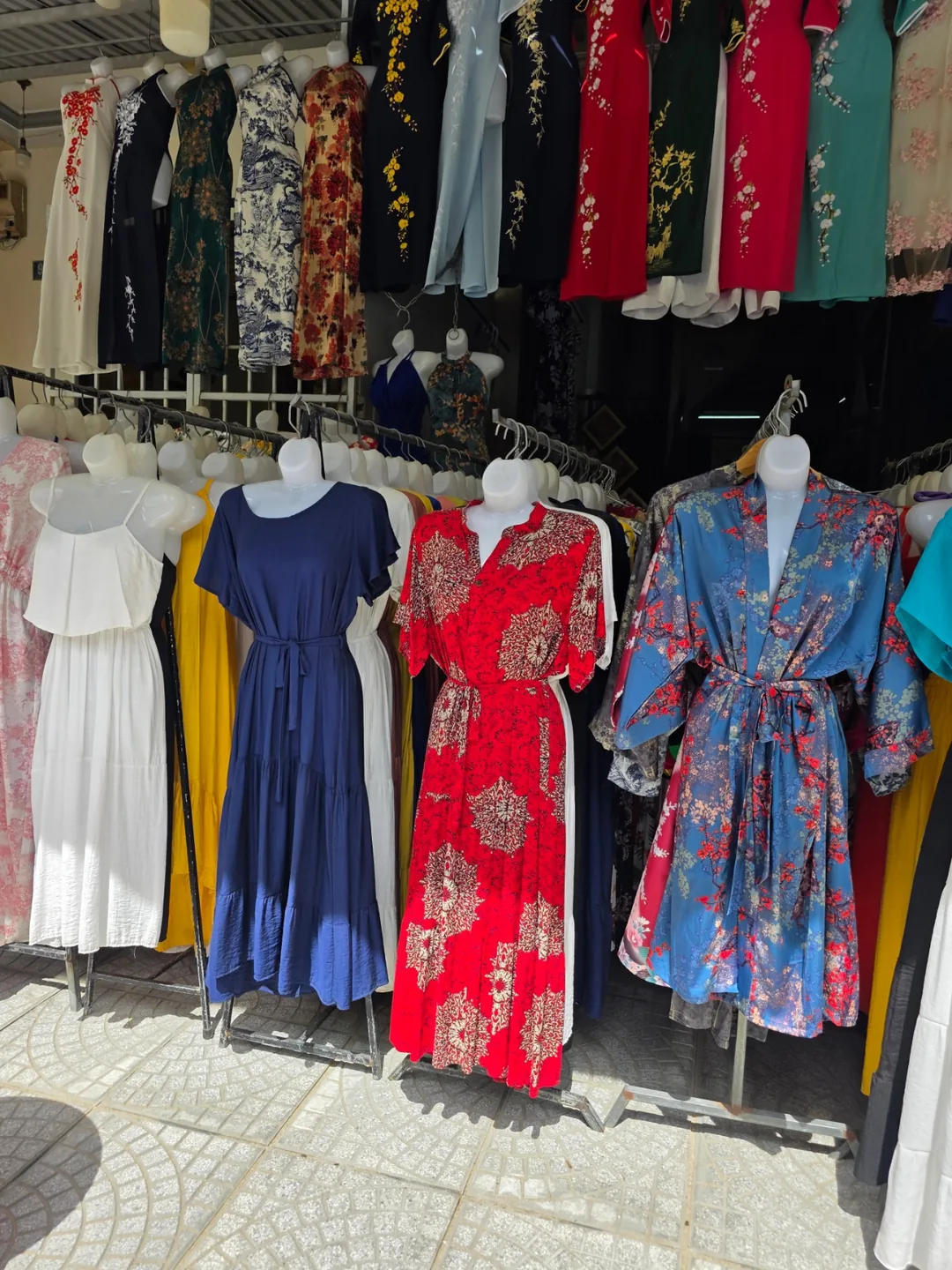 🇻🇳Chuyến du lịch Đà Nẵng của mẹ và hai con gái_ Shop cho thuê áo dài Hội An~ <BinBin> chạy đua giờ mở cửa! Mua sắm váy!👗🛍