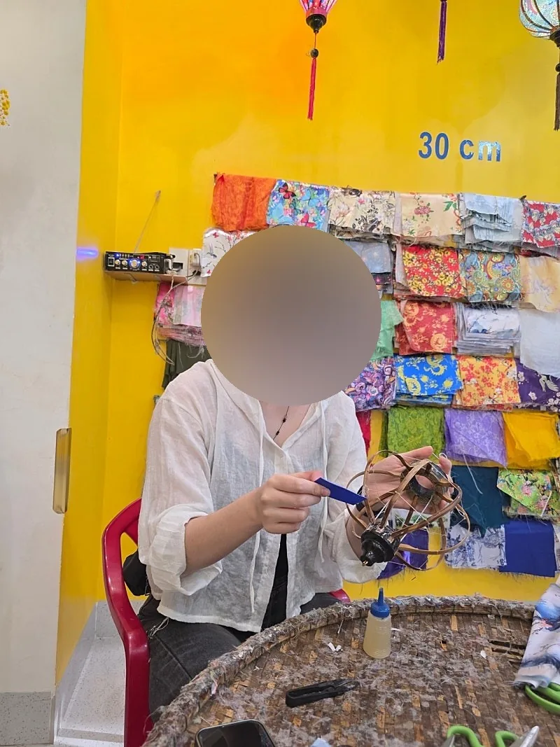 🇻🇳Chuyến du lịch Đà Nẵng của ba mẹ con_ Hãy tự tay làm chiếc đèn lồng của riêng mình và lưu giữ những kỷ niệm nhé