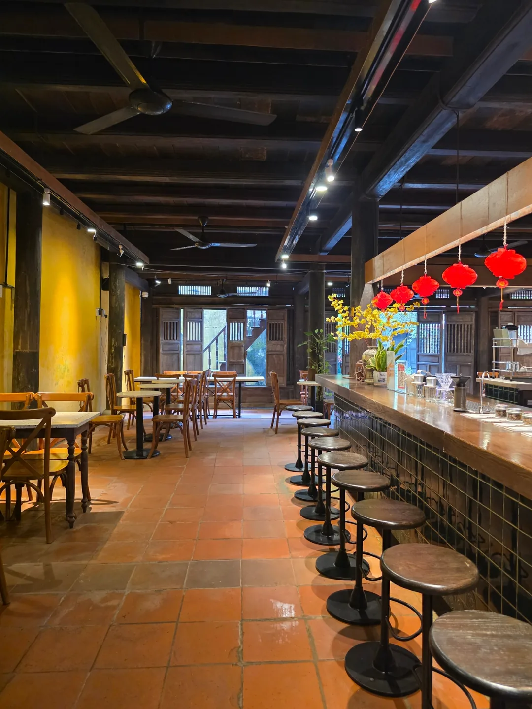 🇻🇳 Chuyến du lịch Đà Nẵng của ba mẹ con _ Quán cà phê ngon ở Hội An Gióng Cafe~ Chắc chắn sẽ quay lại 100%!