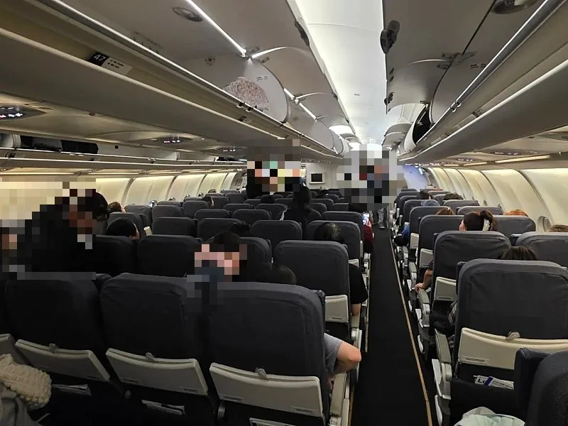 🇻🇳Chuyến du lịch Đà Nẵng của ba mẹ con_ Về nước) Bài đánh giá chuyến bay hãng Paranta Airlines (hạng phổ thông)