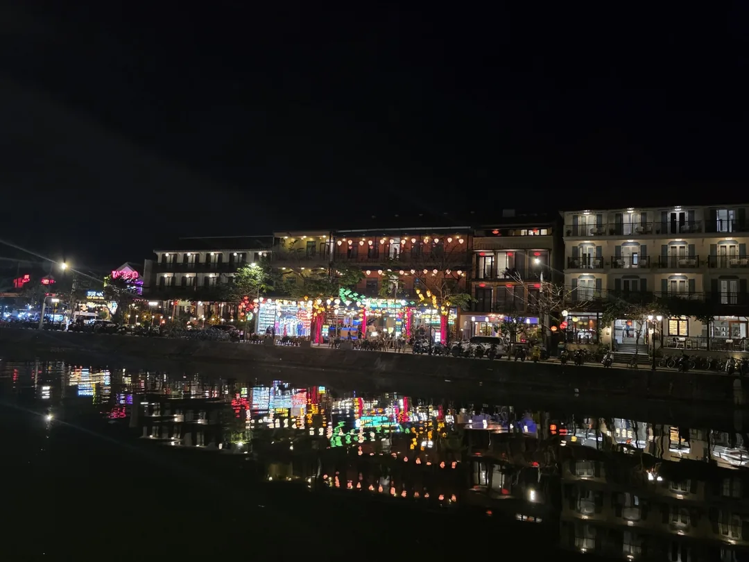 🇻🇳Chuyến du lịch Đà Nẵng của ba mẹ con_ Ăn rồi thì phải đi bộ chứ..hehe