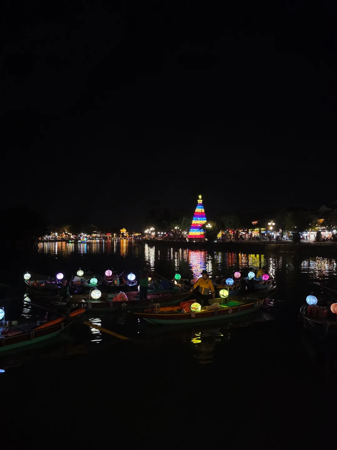 🇻🇳Chuyến du lịch Đà Nẵng của ba mẹ con_ Ăn rồi thì phải đi bộ chứ..hehe