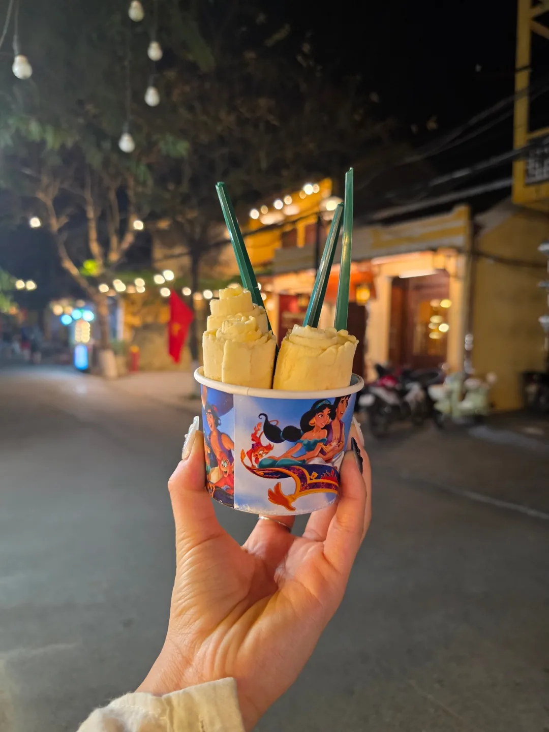 🇻🇳 Chuyến du lịch Đà Nẵng của ba mẹ con_ Tráng miệng là kem! Tôi chọn vị chanh dây ạ!!