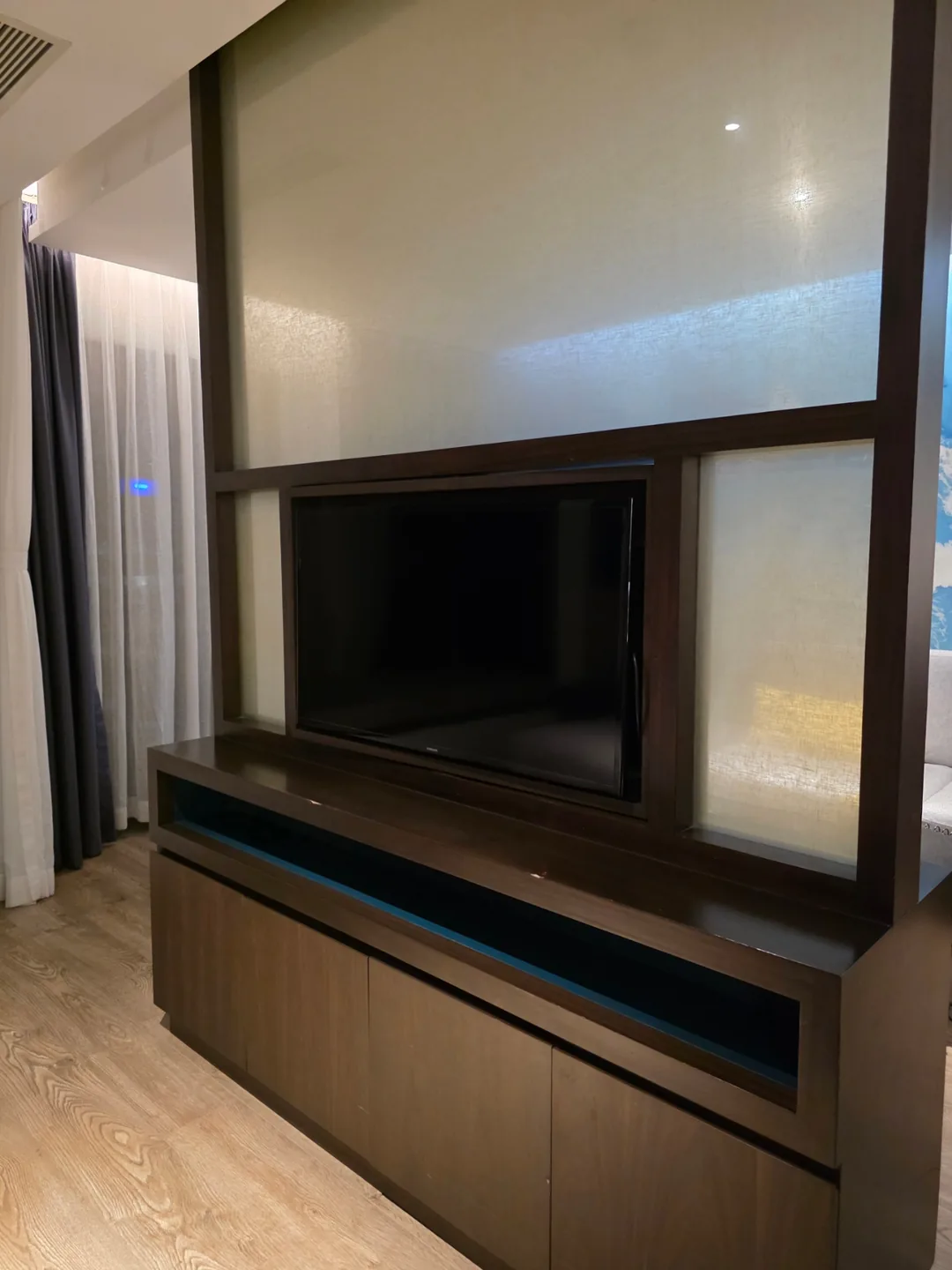 🇻🇳Chuyến du lịch Đà Nẵng của ba mẹ con ba thế hệ_ Khách sạn Satya 🏨 Review chi tiết tình trạng phòng Suite view nhà thờ!!