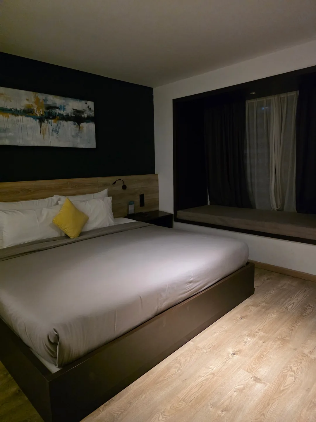 🇻🇳Chuyến du lịch Đà Nẵng của ba mẹ con ba thế hệ_ Khách sạn Satya 🏨 Review chi tiết tình trạng phòng Suite view nhà thờ!!
