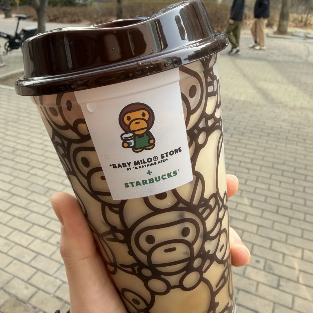 Cốc tái sử dụng Starbucks! Cuối cùng phải nhờ người mua hộ...😂