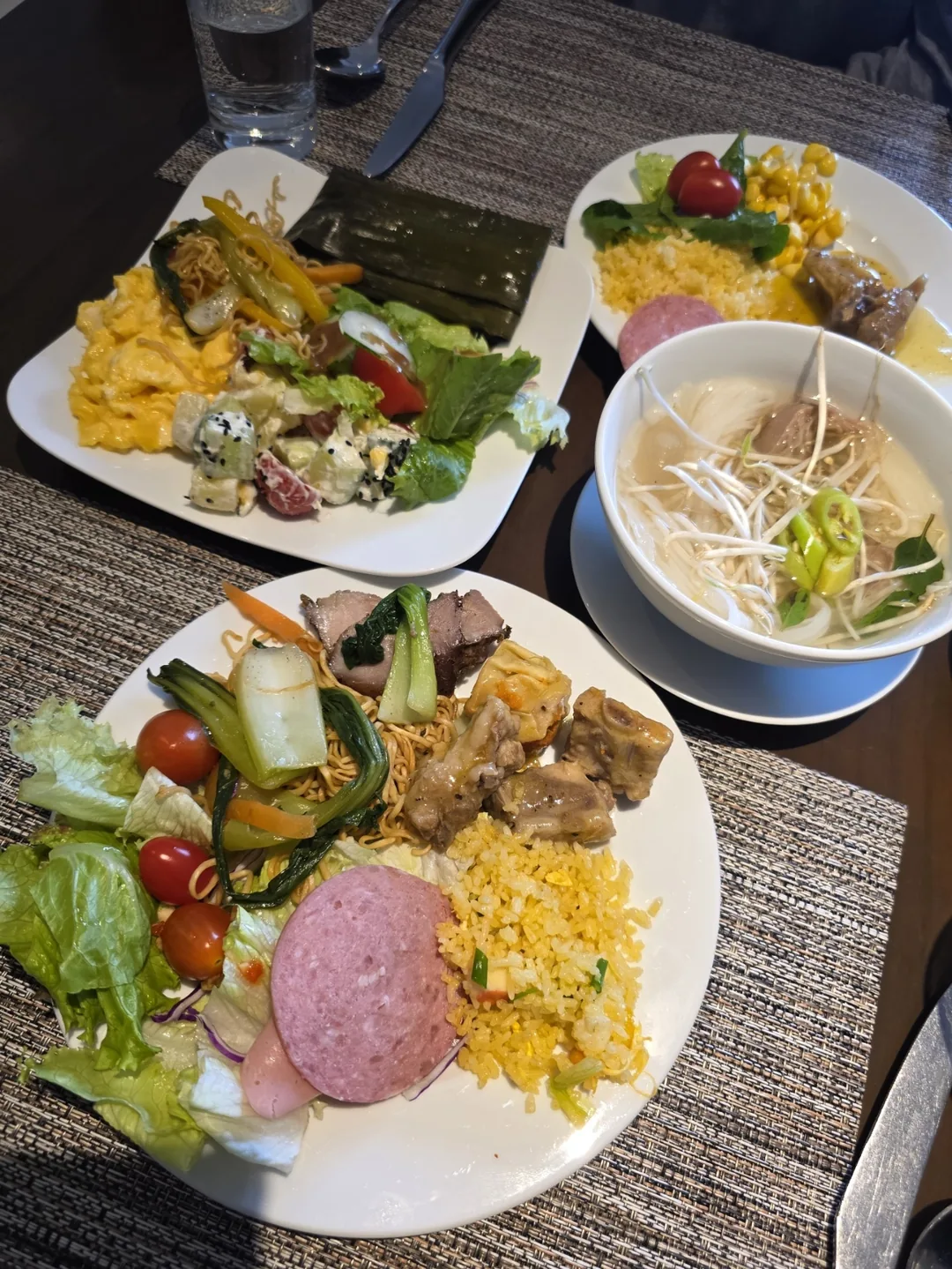 🇻🇳 Chuyến du lịch Đà Nẵng của mẹ và hai con gái_ Bữa sáng tại khách sạn Satya