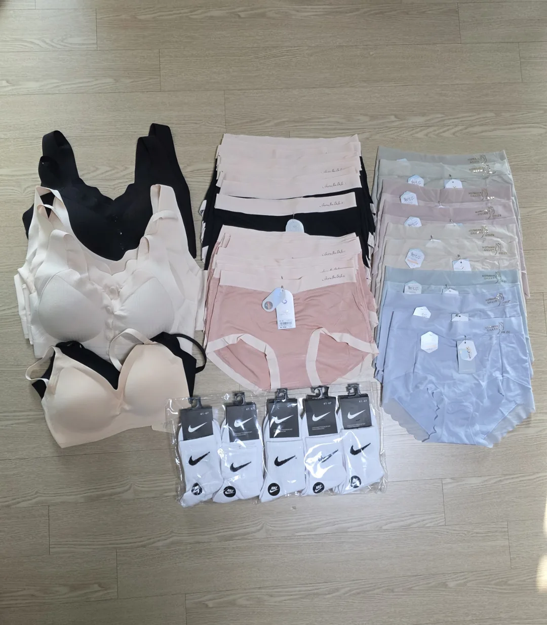 🇻🇳 Chuyến du lịch Đà Nẵng của ba mẹ con_Flex đồ lót tại sạp số 165 chợ Hàn