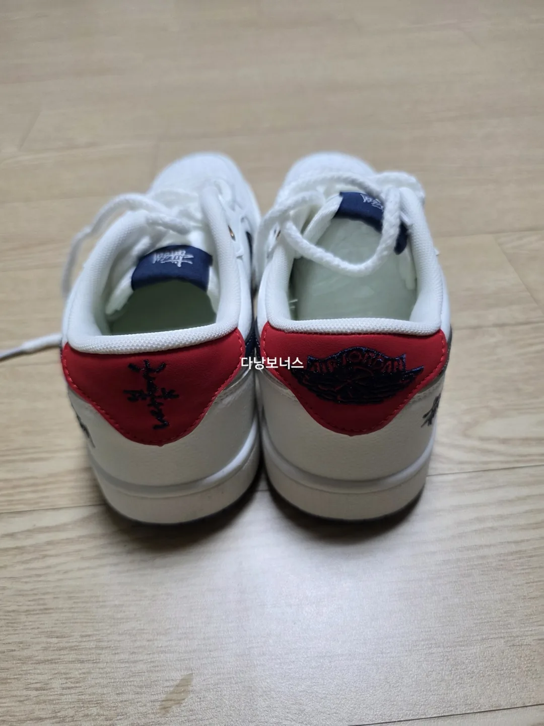 🇻🇳 Chuyến du lịch Đà Nẵng của ba mẹ con_ Mua sắm tại sạp số 289 chợ Hàn, giày Nike hợp tác Stussy (thanh toán bằng GLN)
