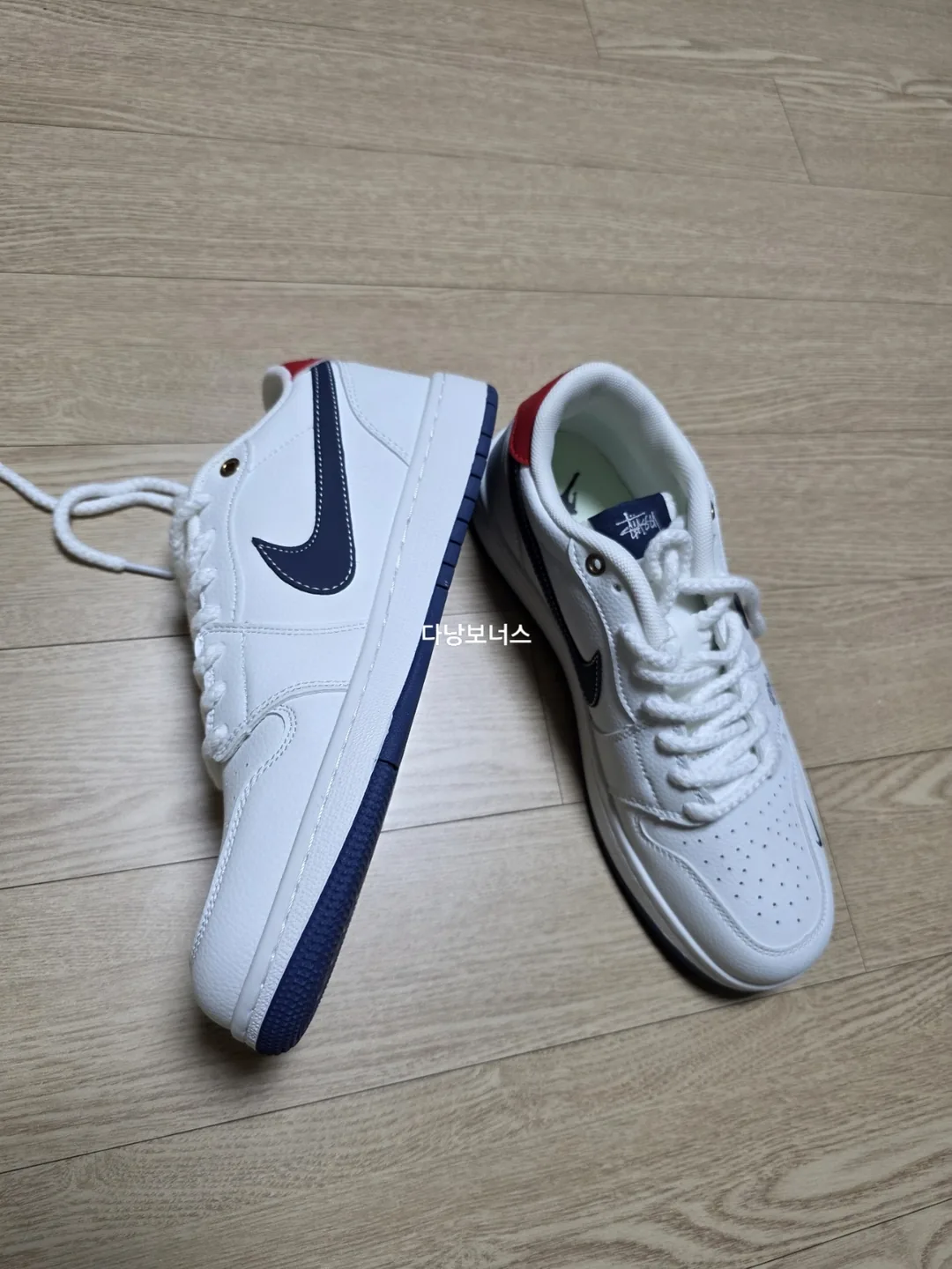 🇻🇳 Chuyến du lịch Đà Nẵng của ba mẹ con_ Mua sắm tại sạp số 289 chợ Hàn, giày Nike hợp tác Stussy (thanh toán bằng GLN)