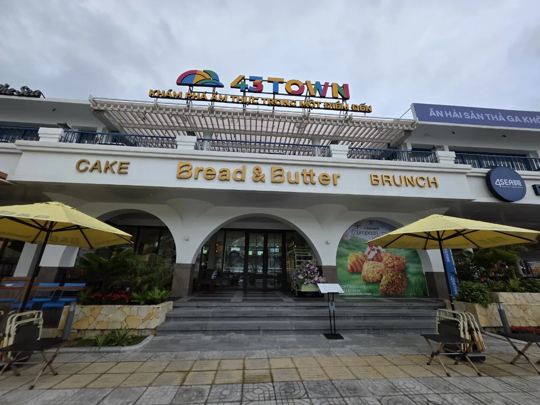 🇻🇳 Chuyến du lịch Đà Nẵng của mẹ và các con gái_ Tiệm bánh Bread & Butter! Mua bánh sinh nhật ở đây nè~ (thanh toán GLN)