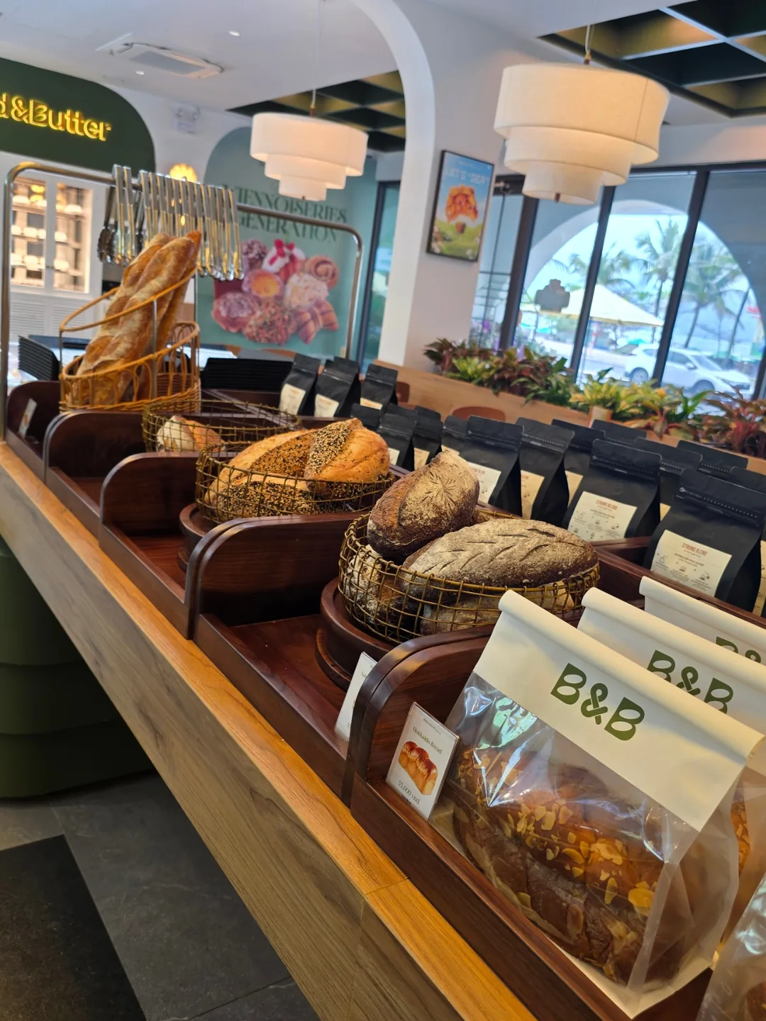 🇻🇳 Chuyến du lịch Đà Nẵng của mẹ và các con gái_ Tiệm bánh Bread & Butter! Mua bánh sinh nhật ở đây nè~ (thanh toán GLN)