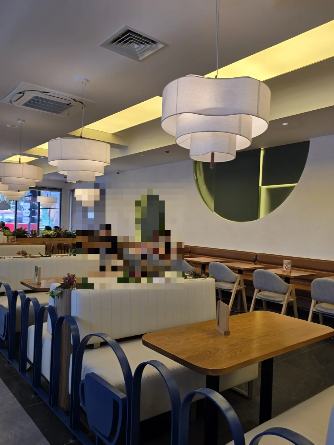 🇻🇳 Chuyến du lịch Đà Nẵng của mẹ và các con gái_ Tiệm bánh Bread & Butter! Mua bánh sinh nhật ở đây nè~ (thanh toán GLN)