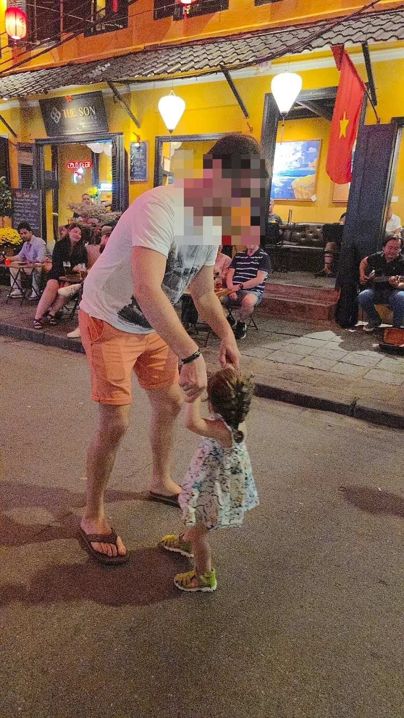 🇻🇳 Chuyến du lịch Đà Nẵng của ba mẹ con_ Khoảnh khắc còn tỏa sáng hơn cả cảnh đêm Hội An ✨️