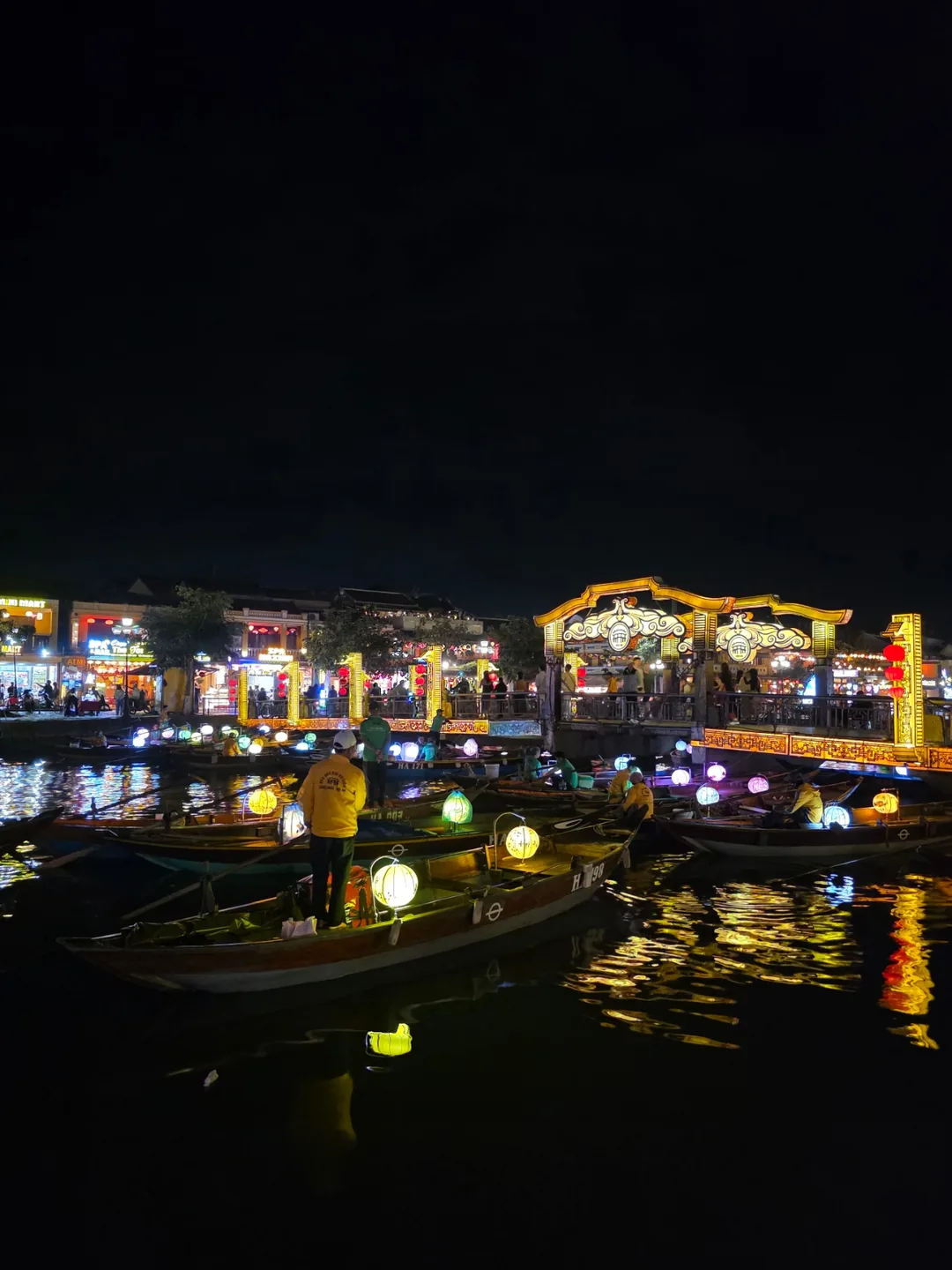 🇻🇳 Chuyến du lịch Đà Nẵng của ba mẹ con_ Thật lòng mà nói, cảnh đêm Hội An chẳng phải là chơi ăn gian sao?