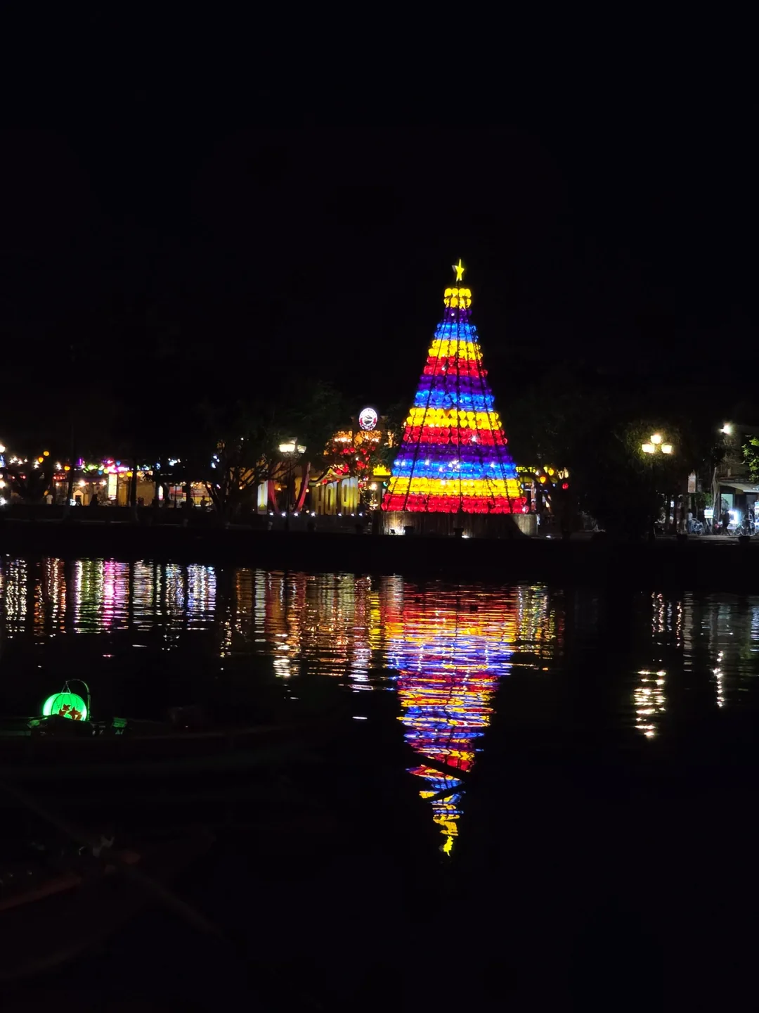 🇻🇳 Chuyến du lịch Đà Nẵng của ba mẹ con_ Thật lòng mà nói, cảnh đêm Hội An chẳng phải là chơi ăn gian sao?