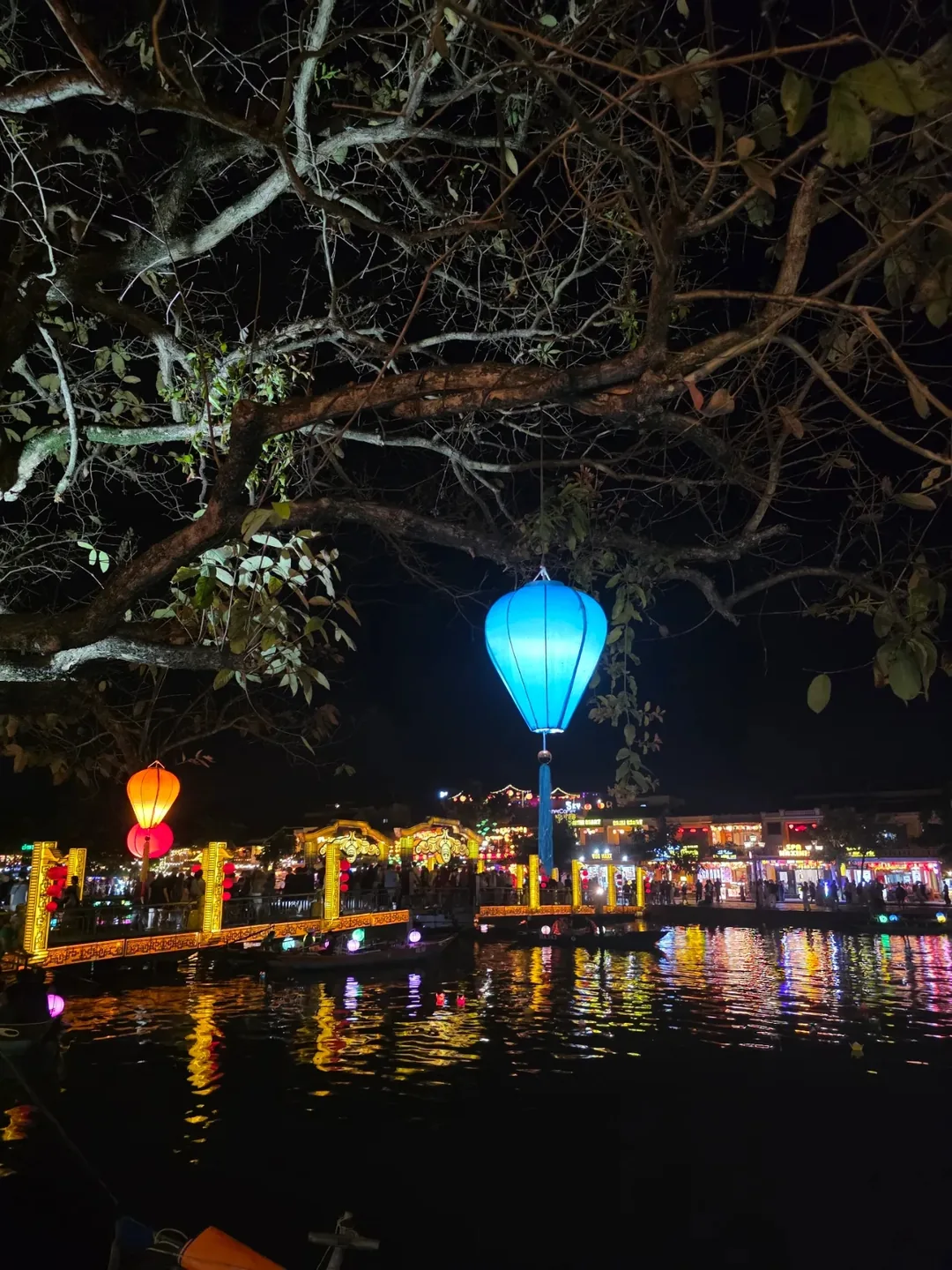 🇻🇳 Chuyến du lịch Đà Nẵng của ba mẹ con_ Thật lòng mà nói, cảnh đêm Hội An chẳng phải là chơi ăn gian sao?