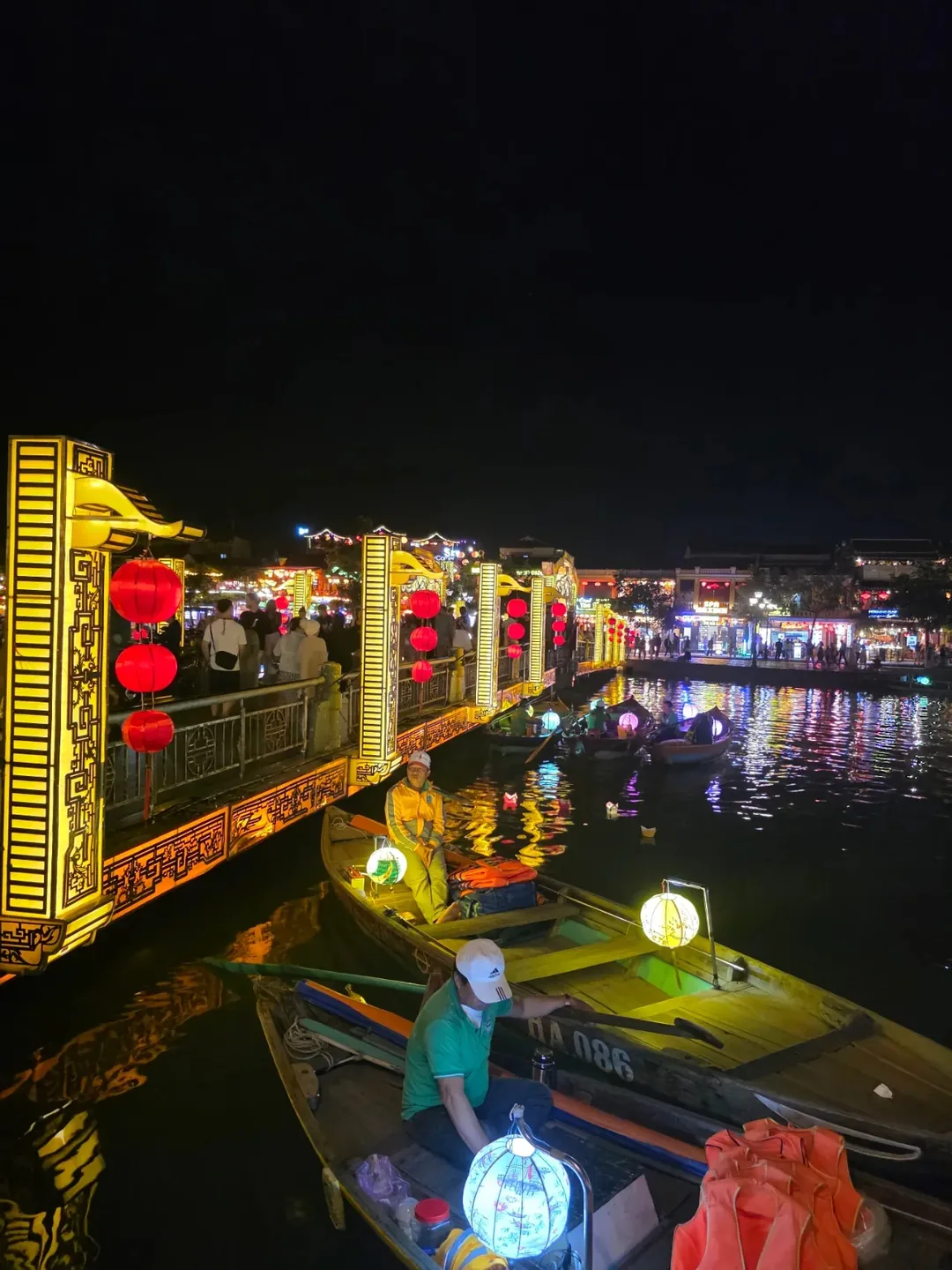 🇻🇳 Chuyến du lịch Đà Nẵng của ba mẹ con_ Thật lòng mà nói, cảnh đêm Hội An chẳng phải là chơi ăn gian sao?