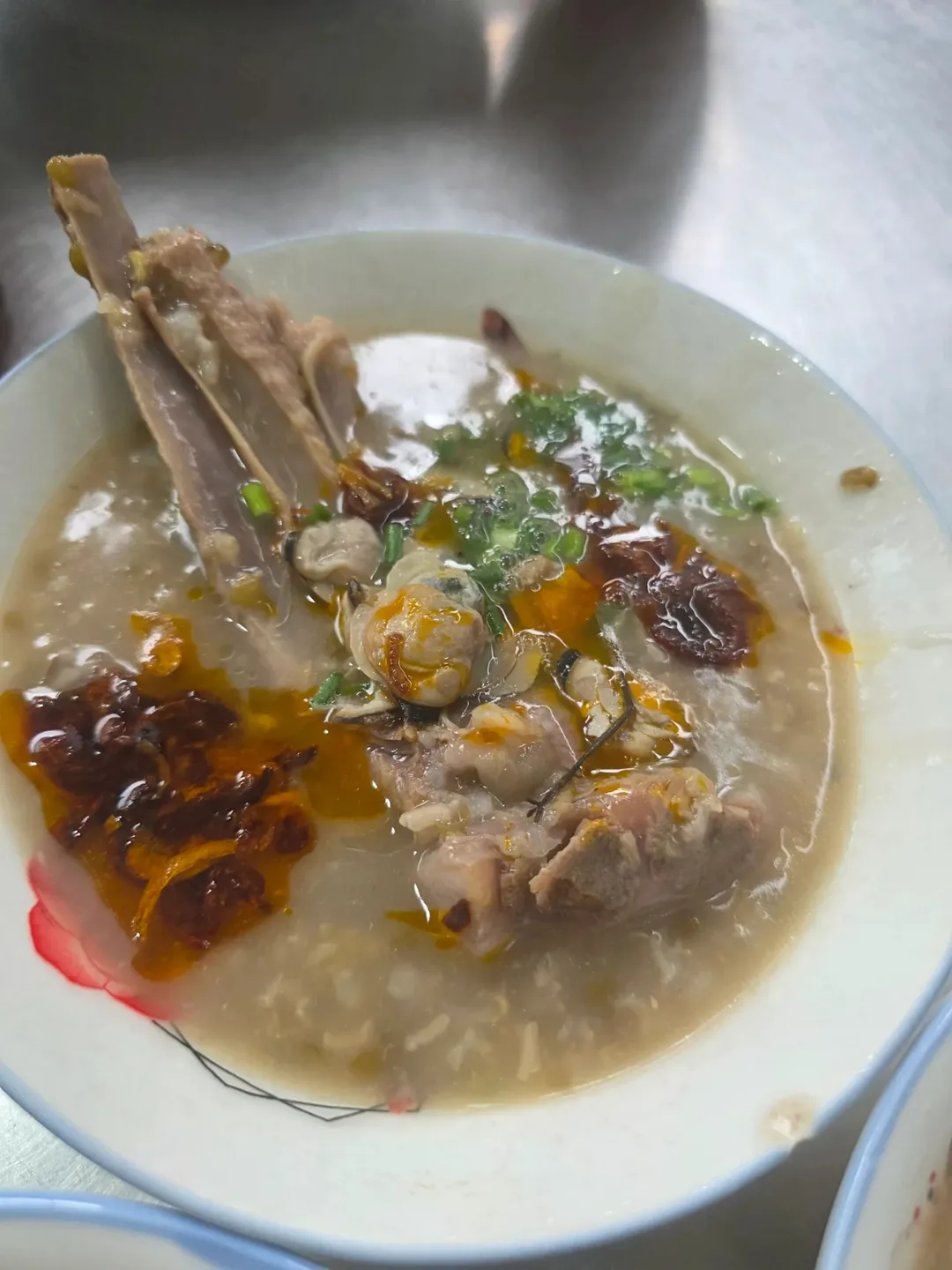 🇻🇳Chuyến du lịch Đà Nẵng của ba mẹ con (ba thế hệ phụ nữ)_ Ngày mưa thế này, mời bạn một tô cháo sò nóng hổi ở bãi biển An Bàng thì sao nhỉ